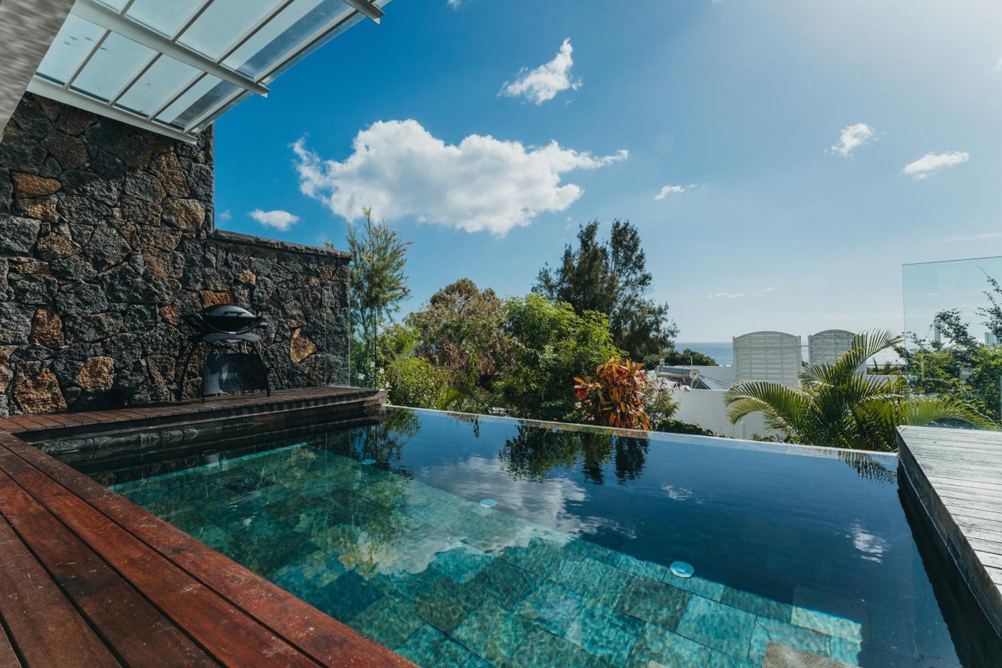 Apartment De Luxe Piscine Et Vue Riviere Noire